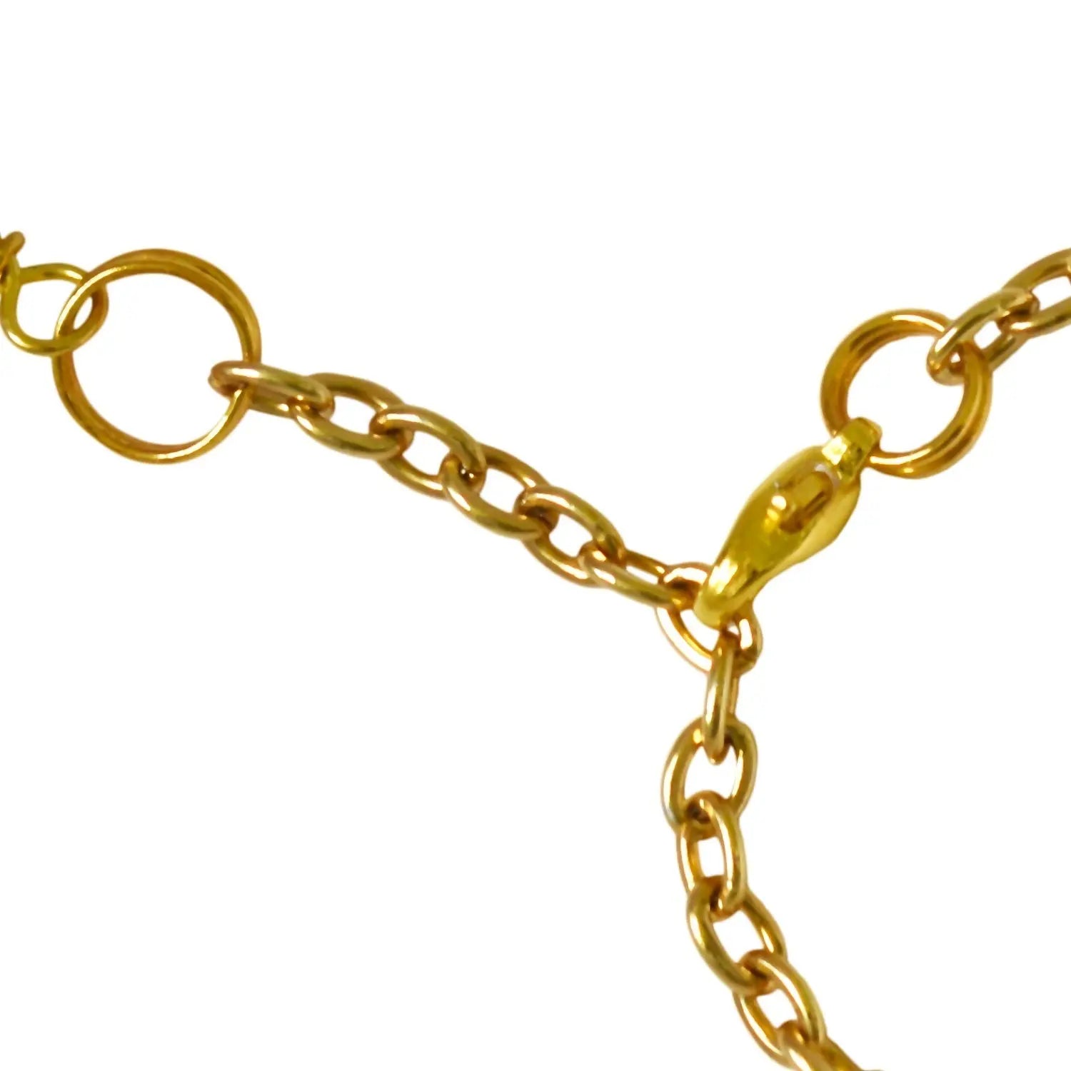 Close-up of gold plated chain with lobster clasp for adjustable Gold Freshwater Pearl bracelet or anklet